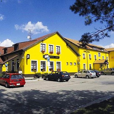 Hotel Rose Břeclav المظهر الخارجي الصورة