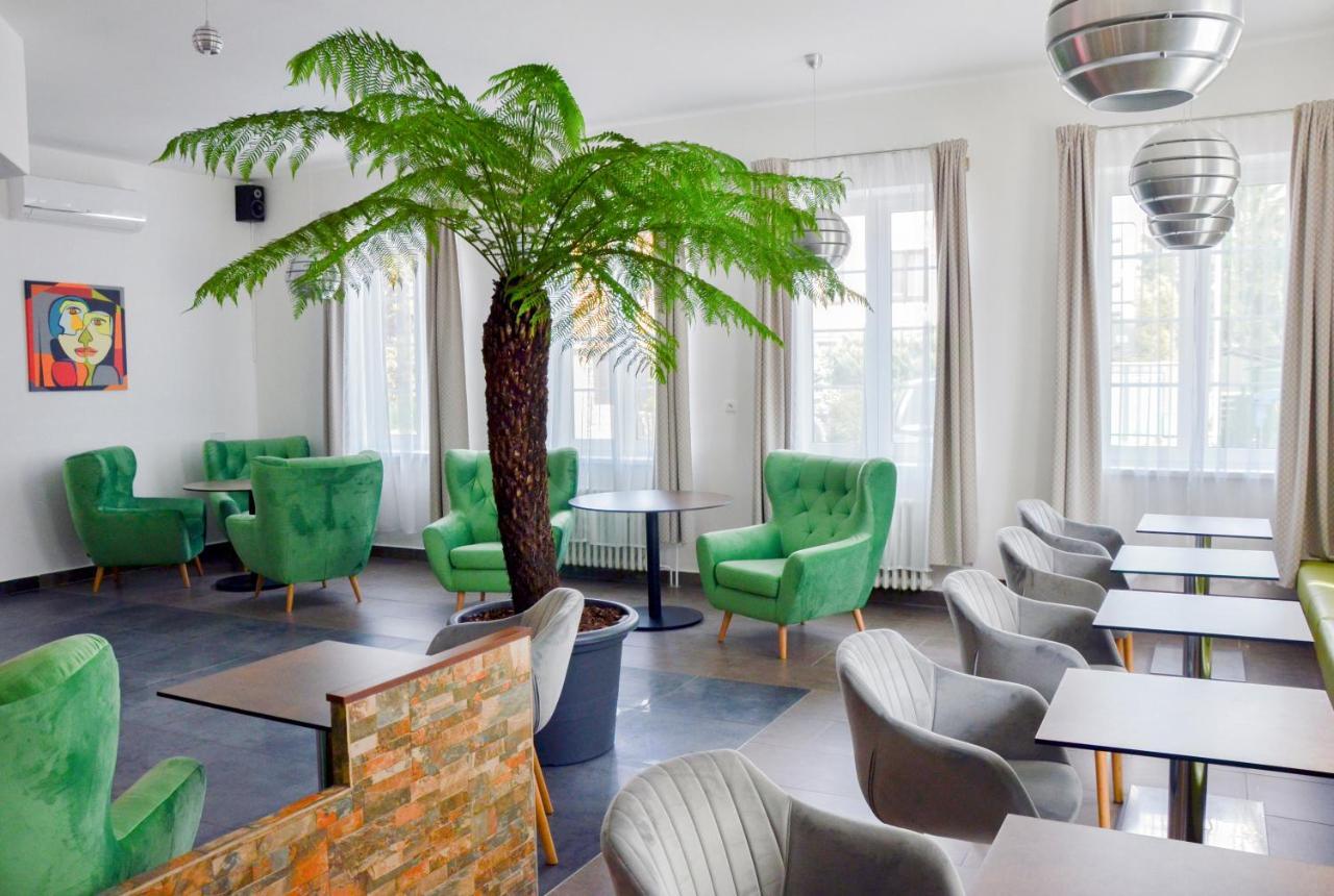 Hotel Rose Břeclav المظهر الخارجي الصورة