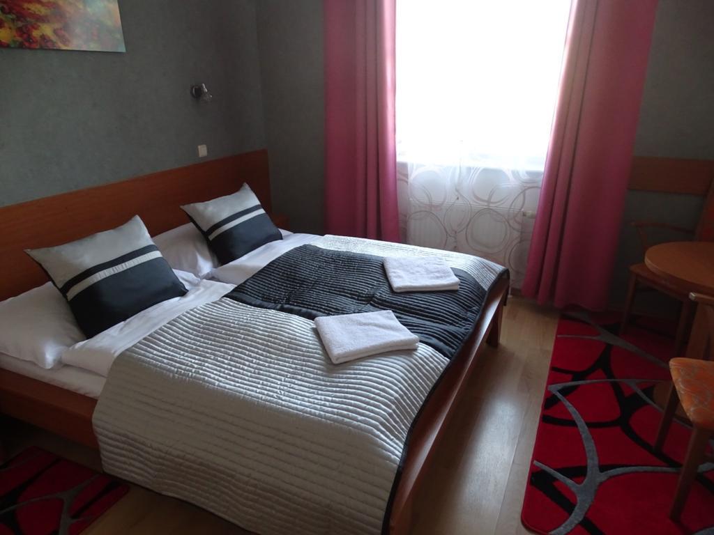 Hotel Rose Břeclav المظهر الخارجي الصورة