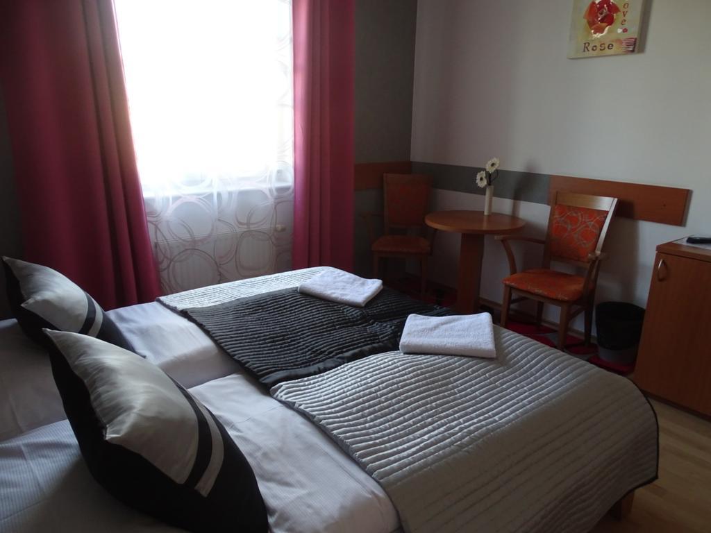 Hotel Rose Břeclav المظهر الخارجي الصورة