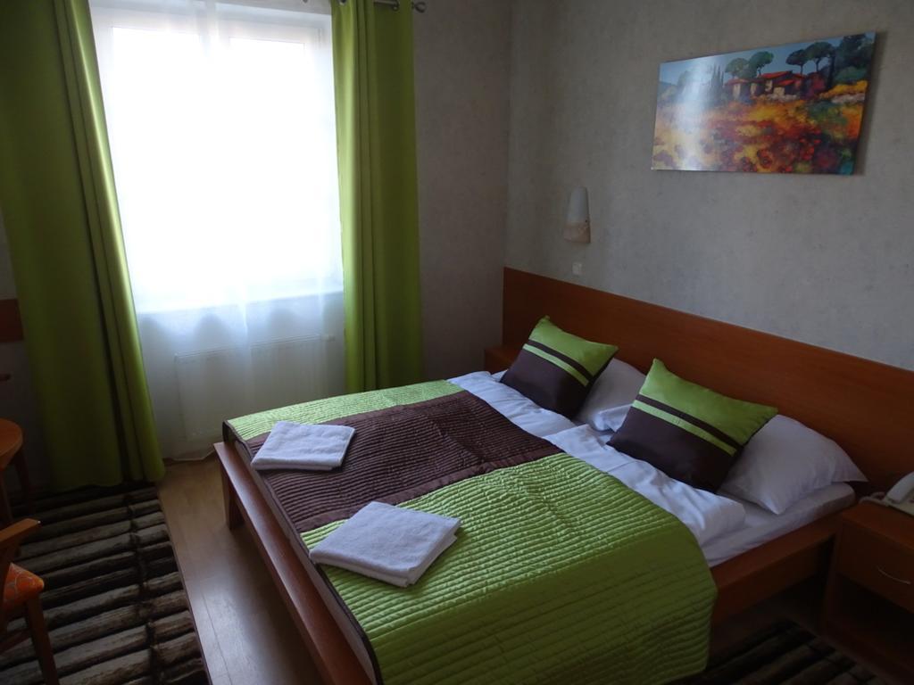 Hotel Rose Břeclav المظهر الخارجي الصورة