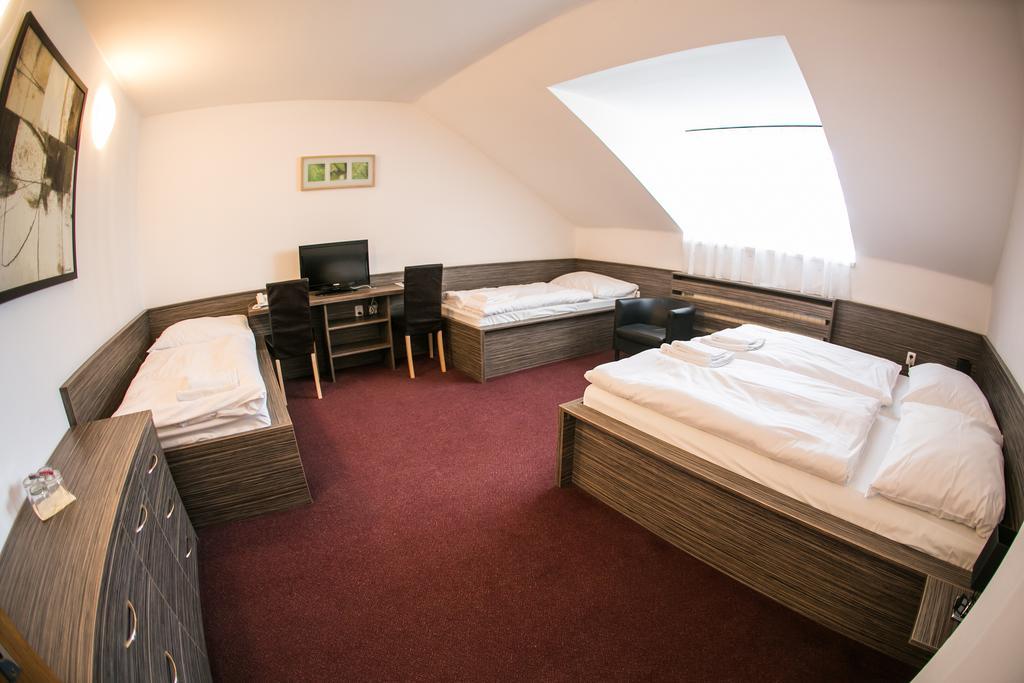 Hotel Rose Břeclav المظهر الخارجي الصورة