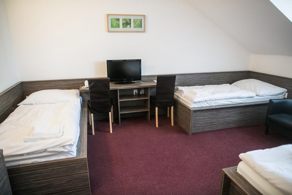 Hotel Rose Břeclav المظهر الخارجي الصورة
