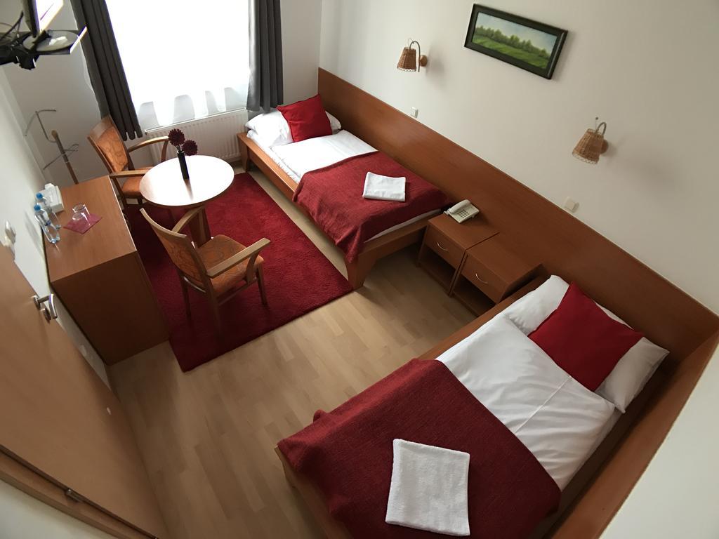 Hotel Rose Břeclav المظهر الخارجي الصورة