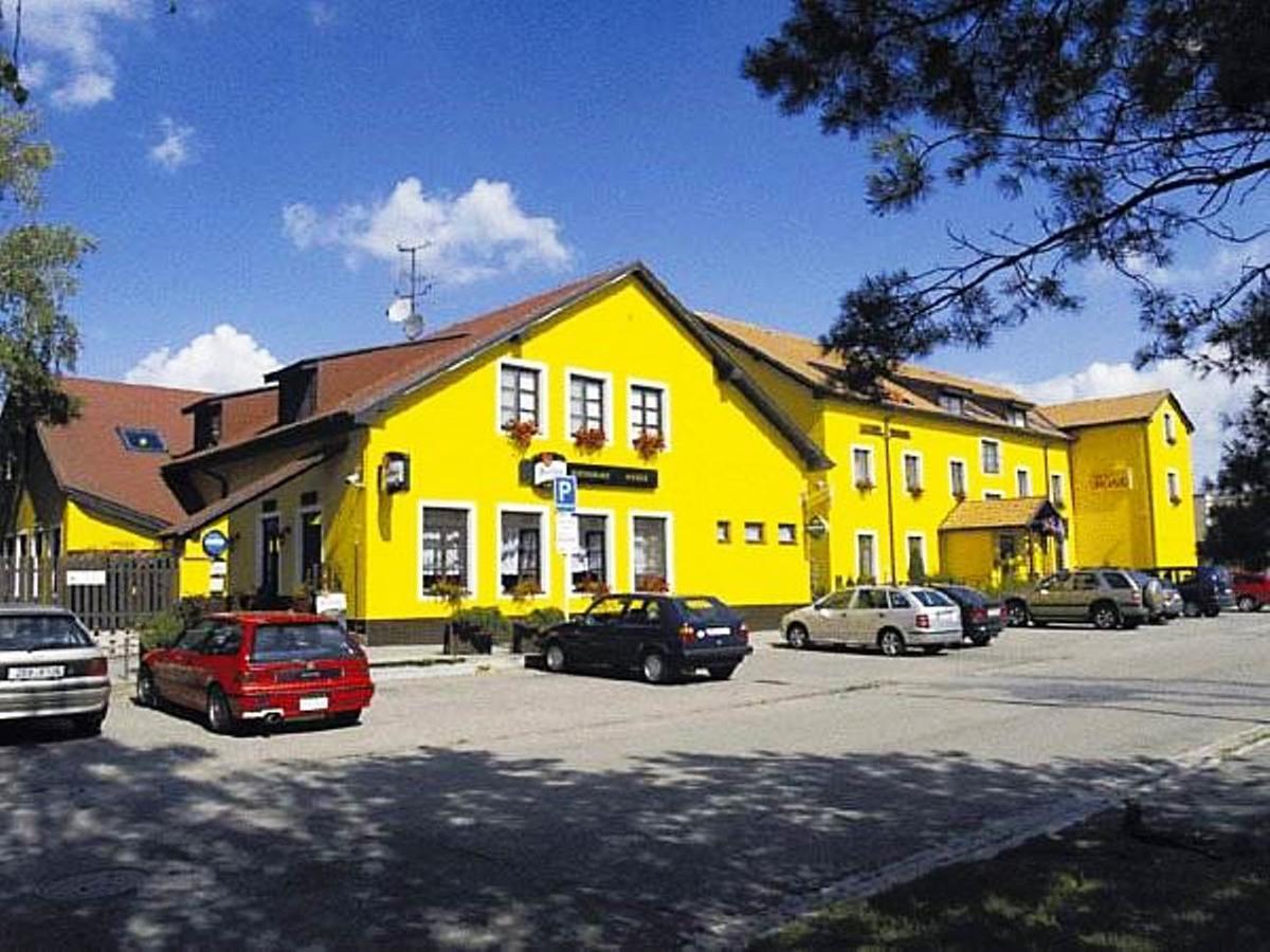 Hotel Rose Břeclav المظهر الخارجي الصورة